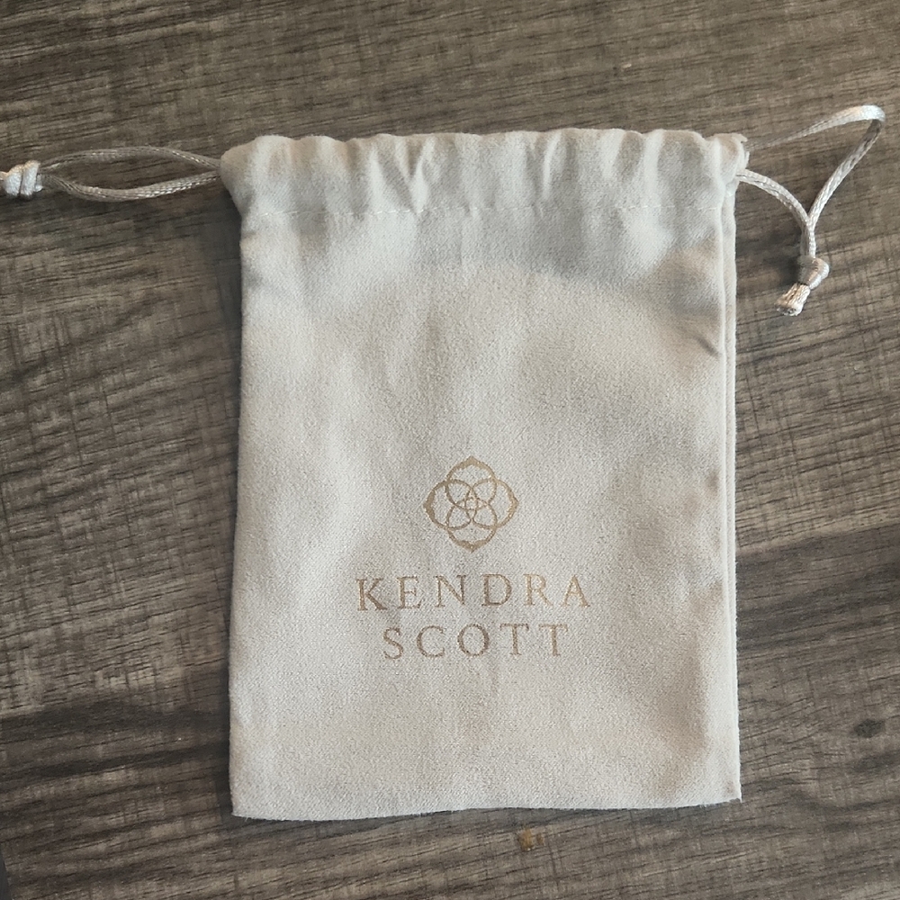 Kendra Scott Light Gray Jewelry Pouch